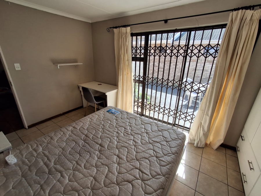 To Let 1 Bedroom Property for Rent in Summerstrand Eastern Cape